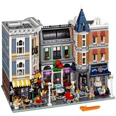 LEGO® Assembly Square