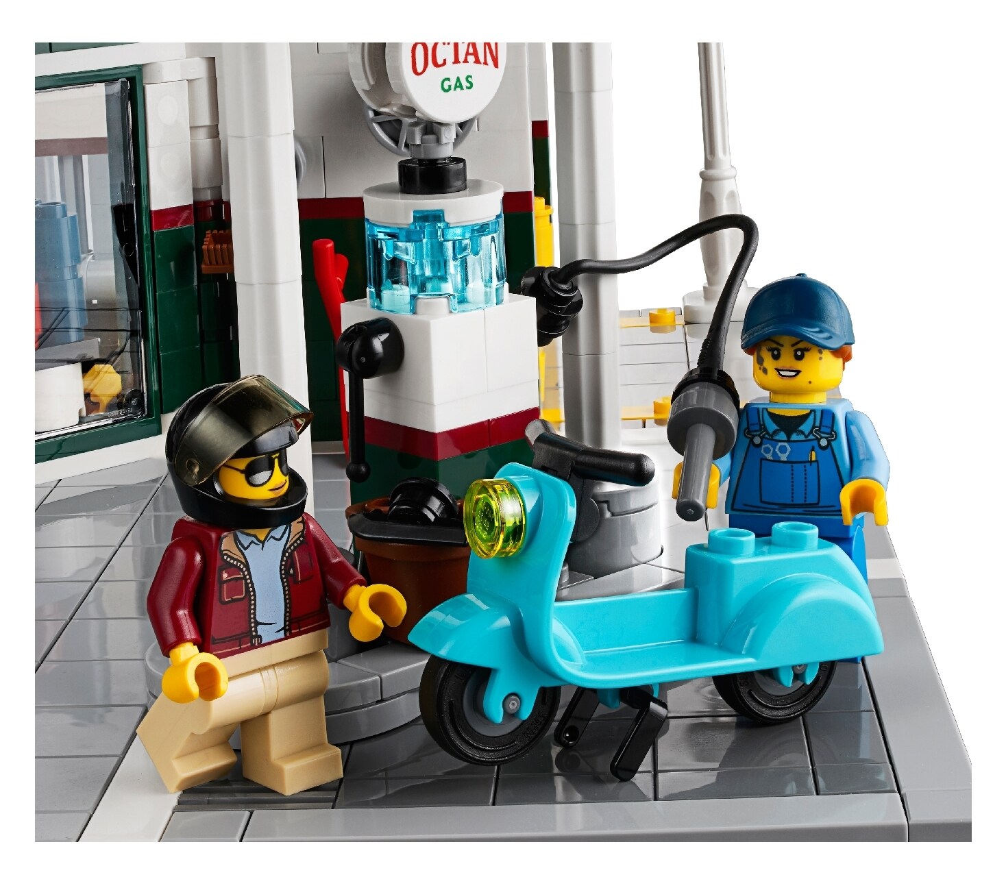 LEGO® Corner Garage