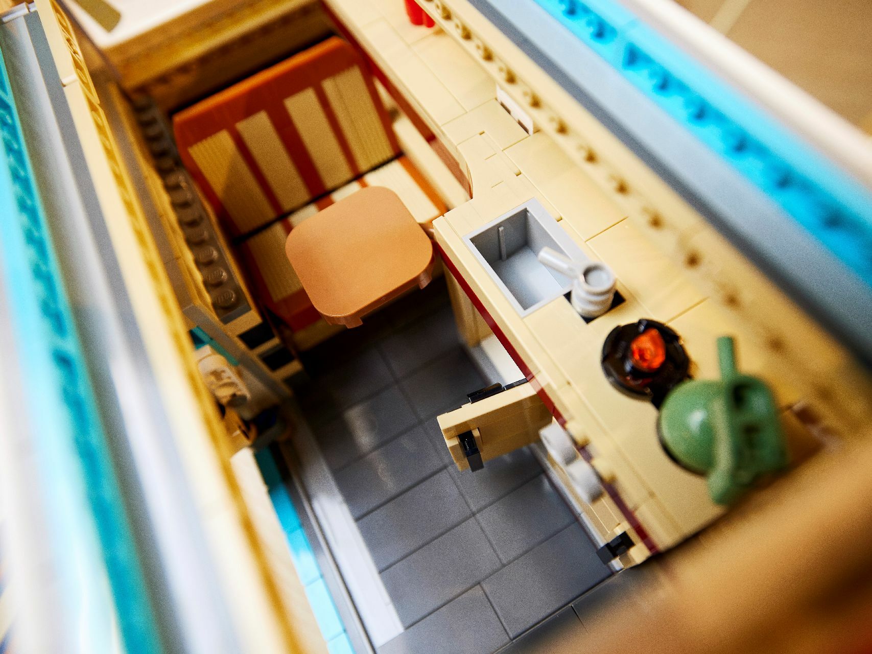 LEGO® Volkswagen T2 Camper Van