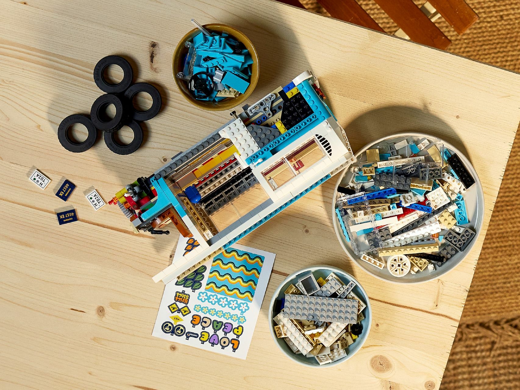 LEGO® Volkswagen T2 Camper Van