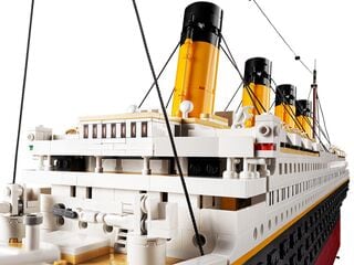 LEGO® Titanic