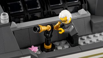 LEGO® Natural History Museum