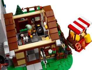 LEGO® Medieval Town Square