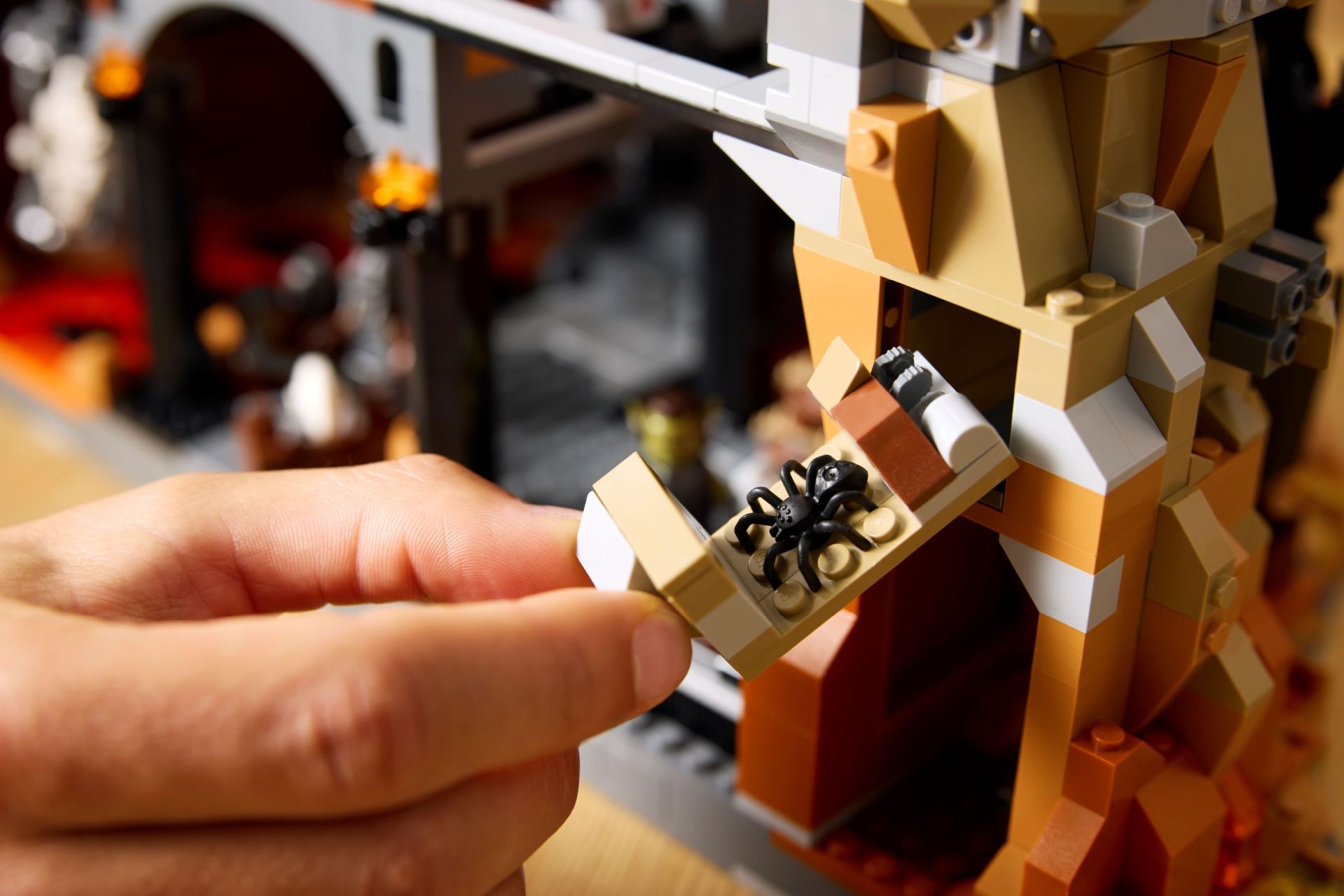 مجموعة بناء LEGO® Icons The Lord of the Rings: مجسم باراد-دور™
