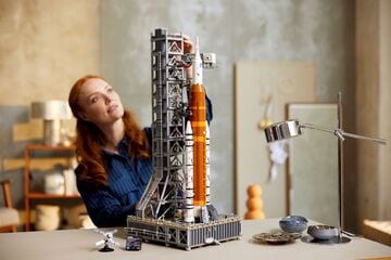 LEGO® NASA Artemis Space Launch System
