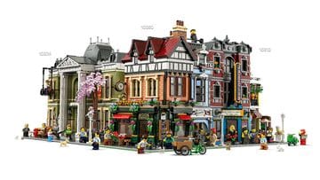 LEGO® Tudor Corner