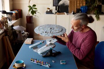 LEGO® Star Trek: U.S.S. Enterprise NCC-1701-D™