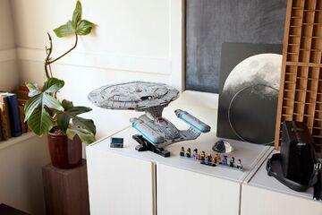 LEGO® Star Trek: U.S.S. Enterprise NCC-1701-D™