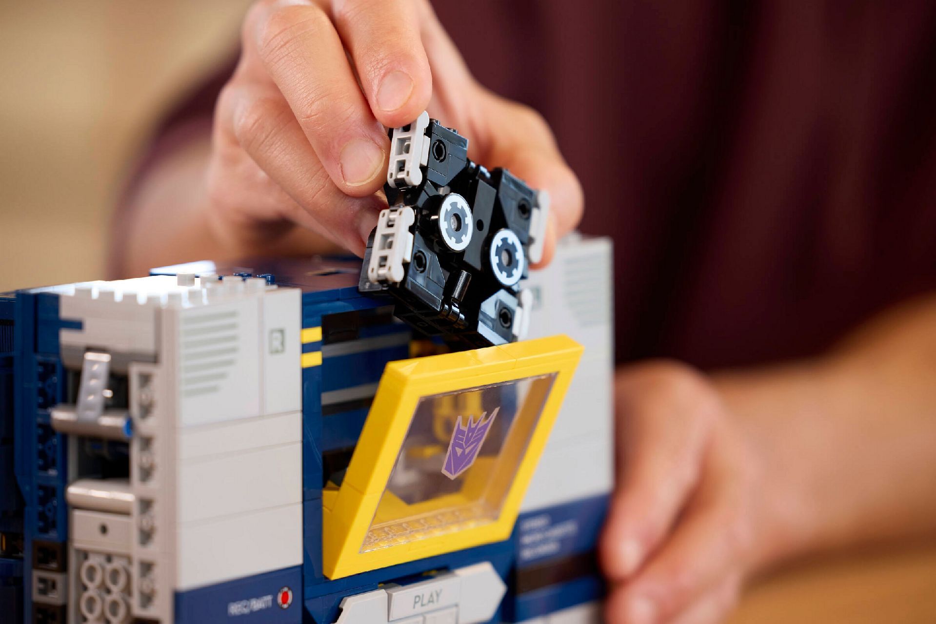 LEGO® Transformers: Soundwave