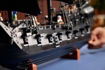 LEGO® Captain Jack Sparrow's Pirate Ship