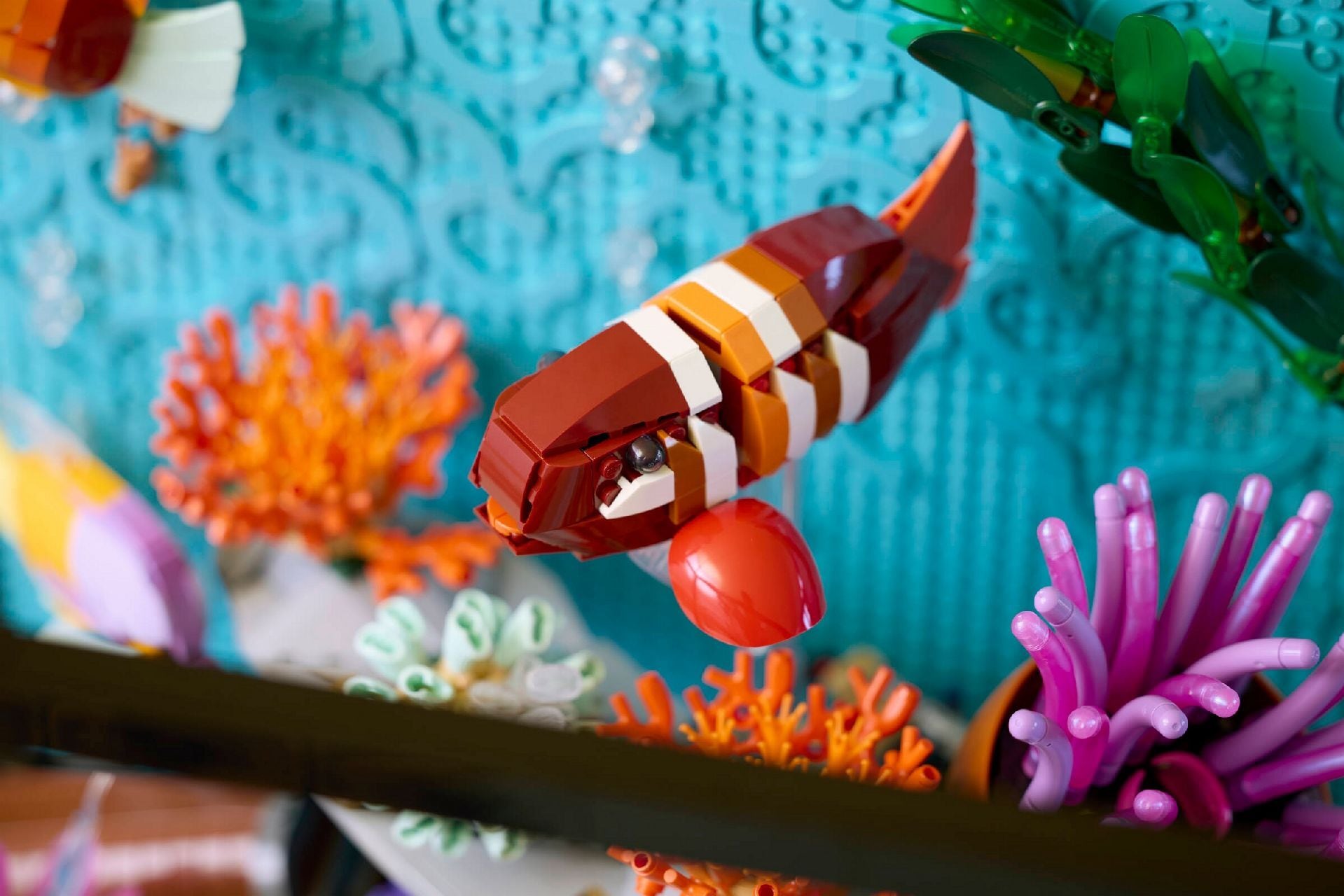 LEGO® Tropical Aquarium