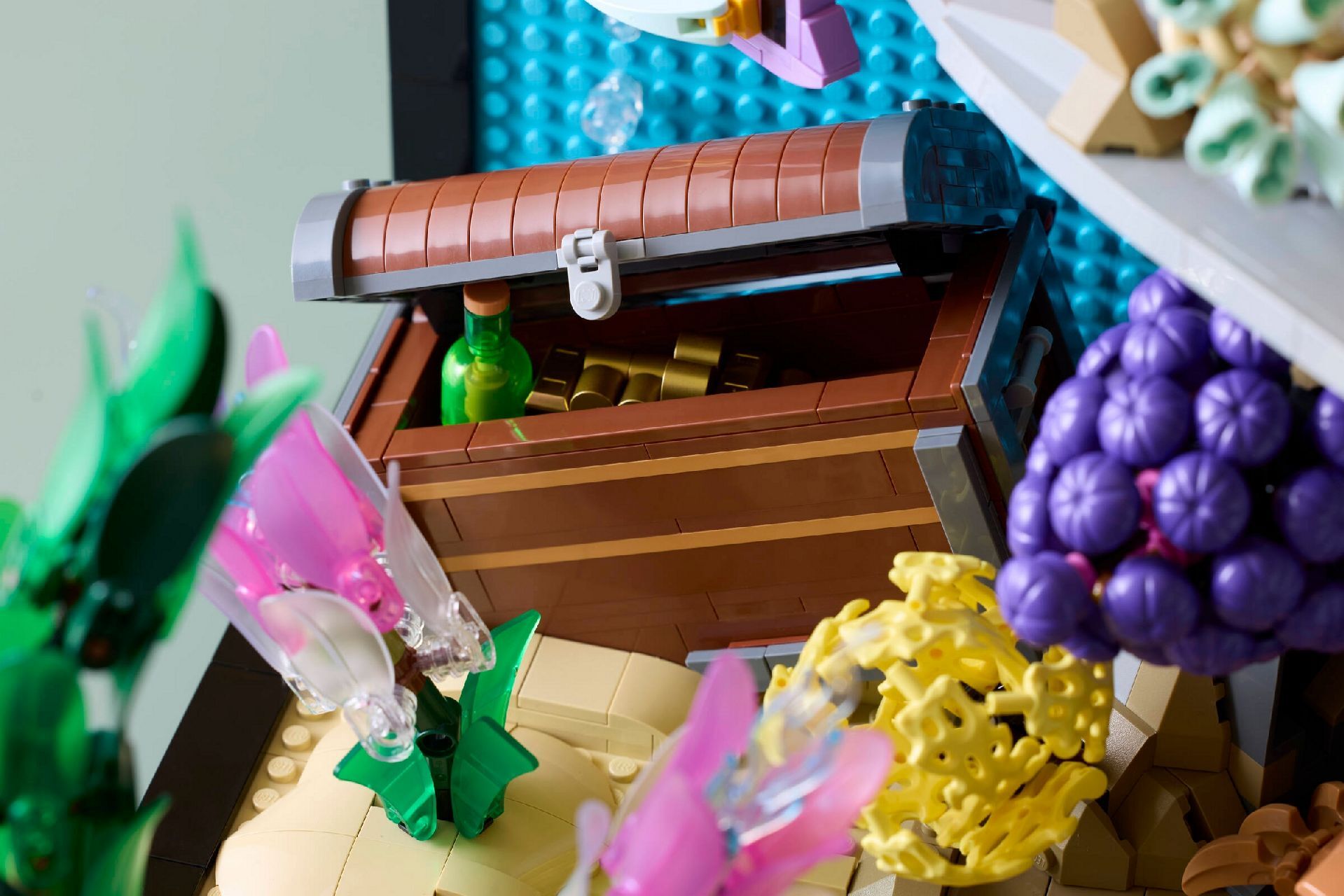 LEGO® Tropical Aquarium