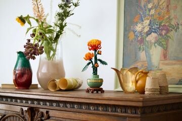 LEGO® Chrysanthemum