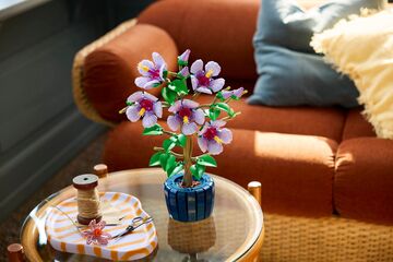 LEGO® Hibiscus