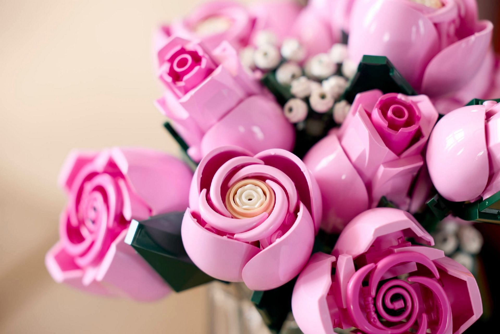 LEGO® Bouquet of Pink Roses