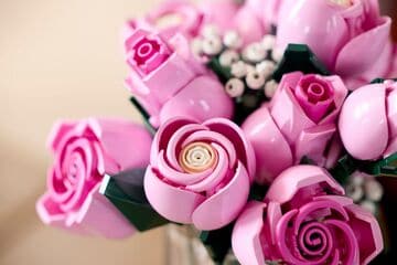 LEGO® Bouquet of Pink Roses