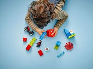 مجموعة بناء مغامرات سبين على الدراجة النارية من LEGO®