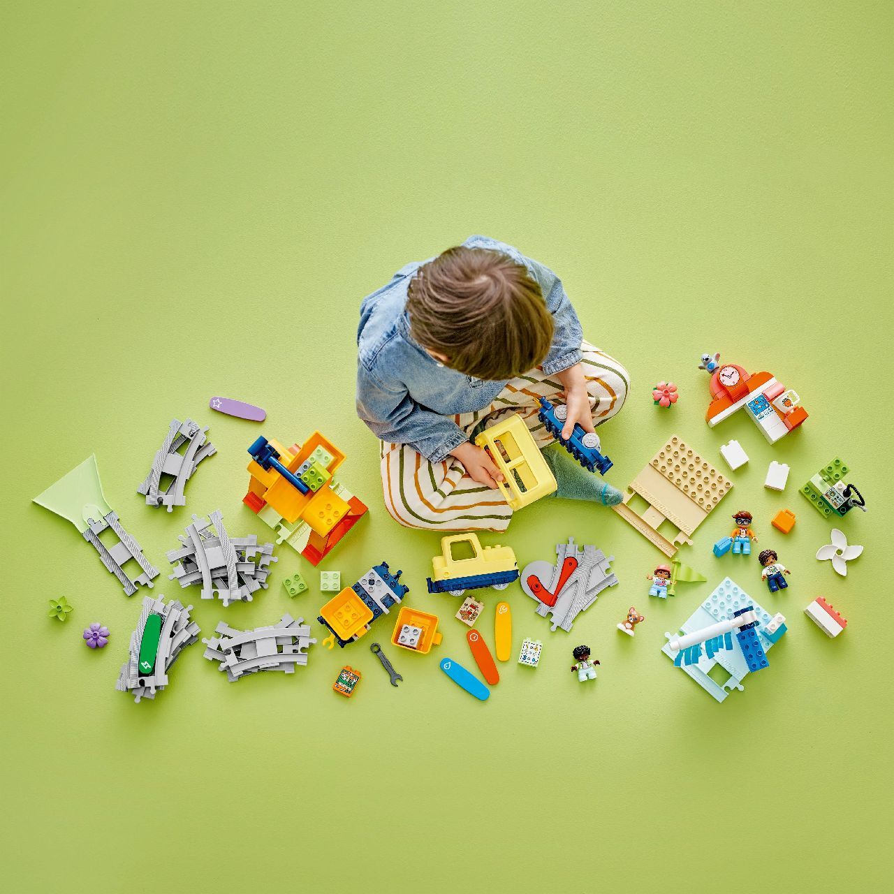 القطار التفاعلي الكبير من LEGO®