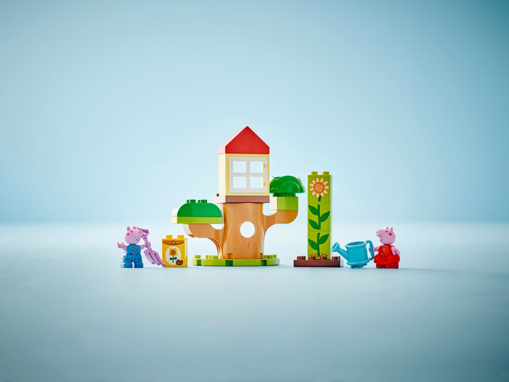 LEGO® Peppa Pig Garden and Tree House