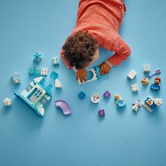 LEGO® Anna and Elsa's Frozen Castle Party