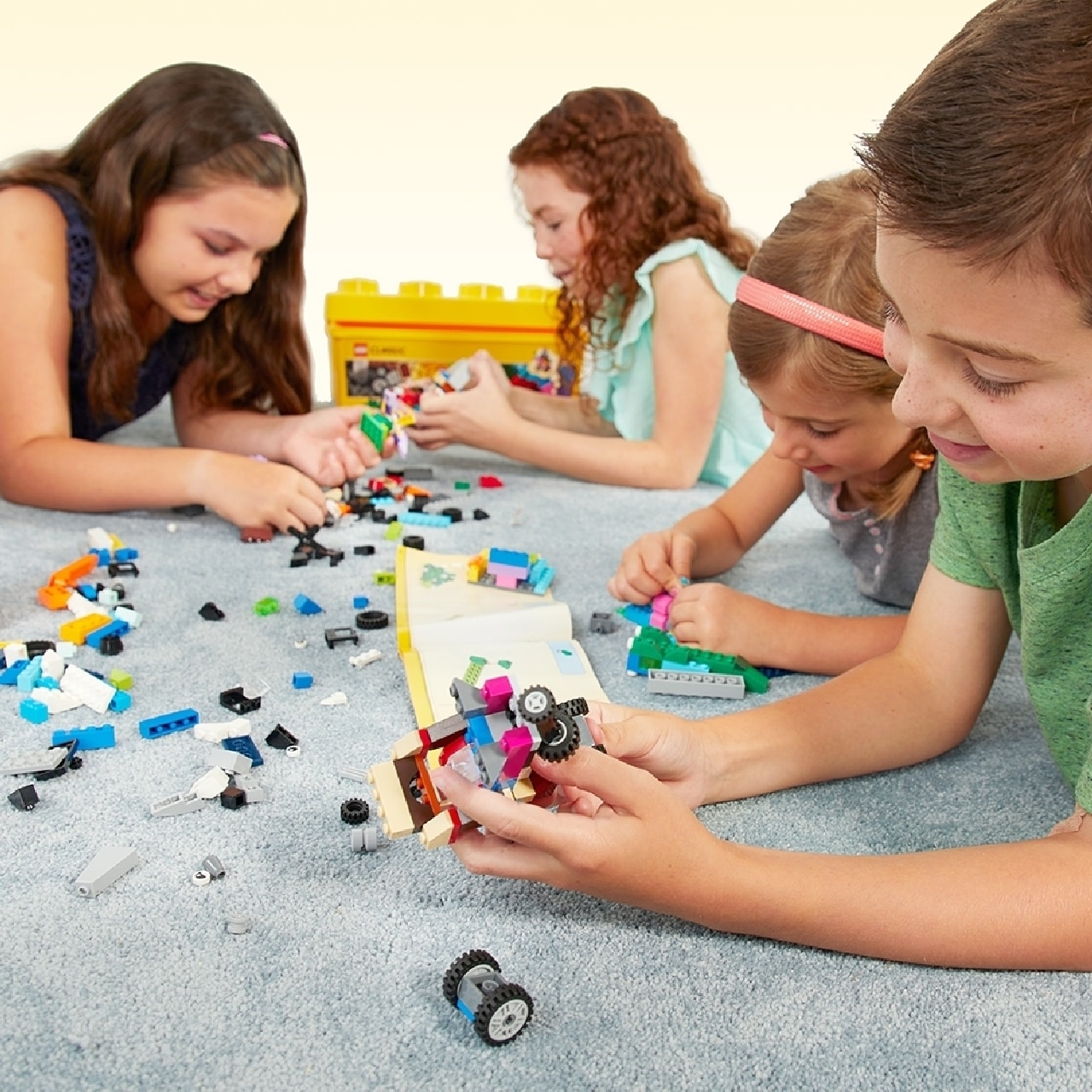LEGO® Medium Creative Brick Box