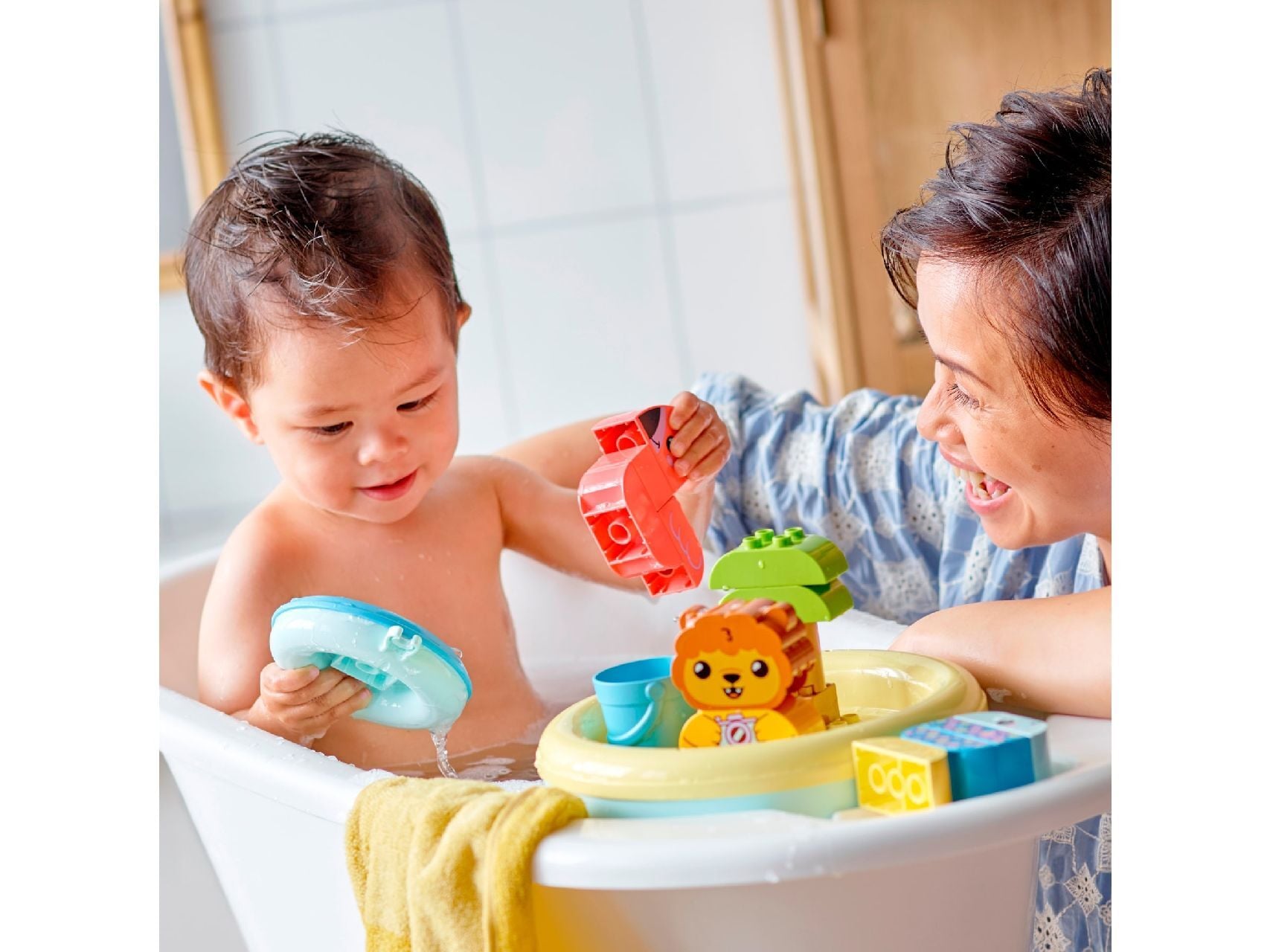 LEGO® Bath Time Fun: Floating Animal Island