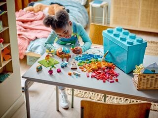 صندوق مكعبات مبدع نابض بالحياة من LEGO®