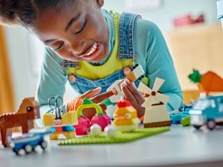 صندوق مكعبات مبدع نابض بالحياة من LEGO®