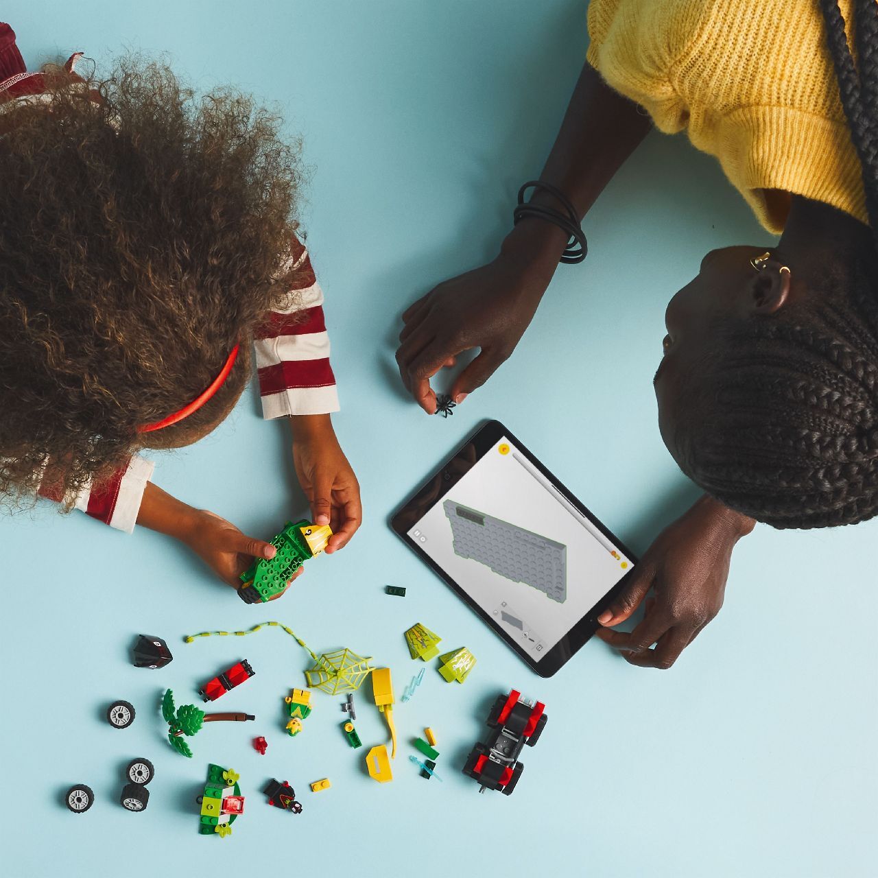 LEGO® Spin and Electro Dinosaur Vehicle Chase