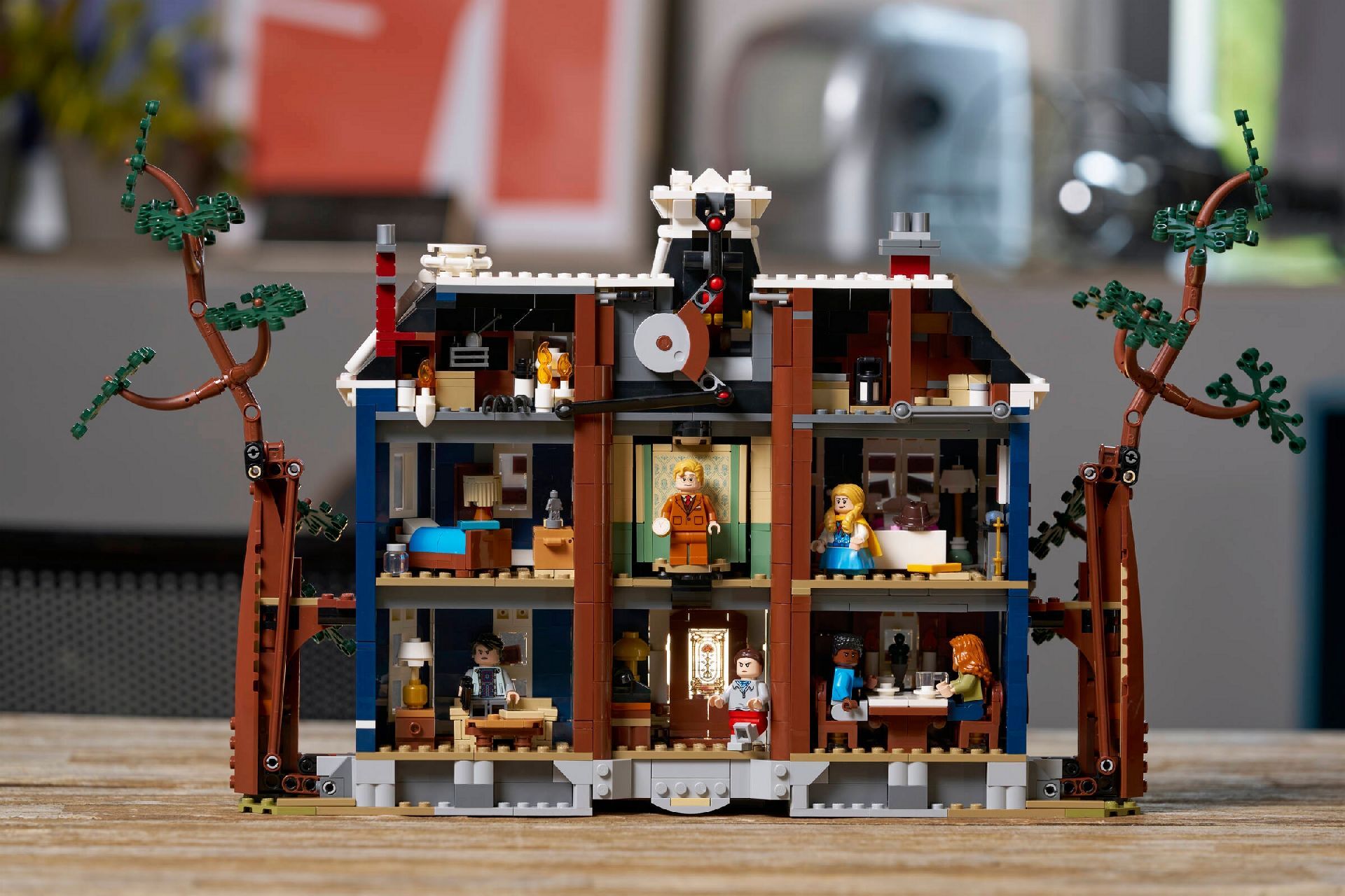 LEGO® Stranger Things: The Creel House