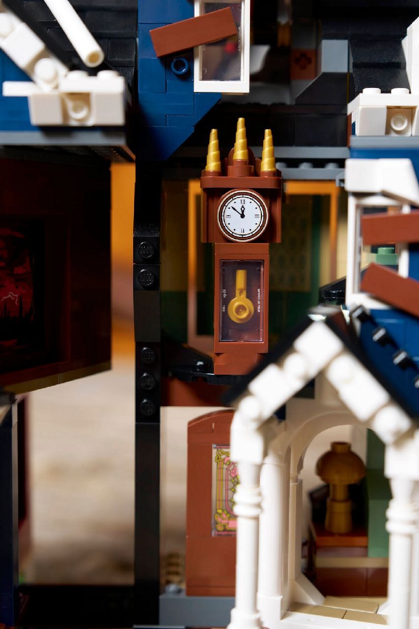 LEGO® Stranger Things: The Creel House