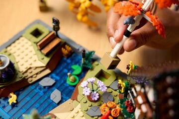 LEGO® Autumn Cottage Garden