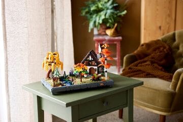 LEGO® Autumn Cottage Garden
