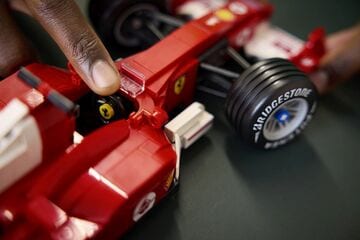 LEGO® Ferrari F2004 & Michael Schumacher