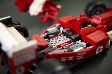 LEGO® Ferrari F2004 & Michael Schumacher