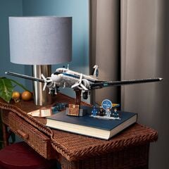 LEGO® Douglas™ DC-3™ PAN AM® Airliner