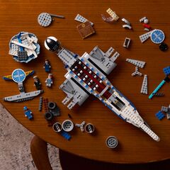 LEGO® Douglas™ DC-3™ PAN AM® Airliner