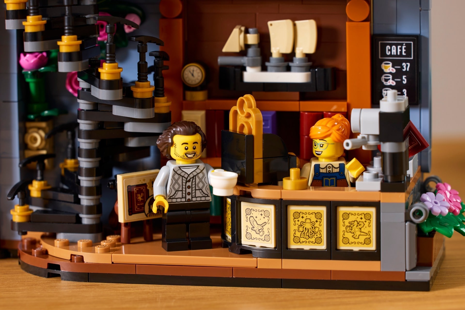 LEGO® Bookstore: Book Nook