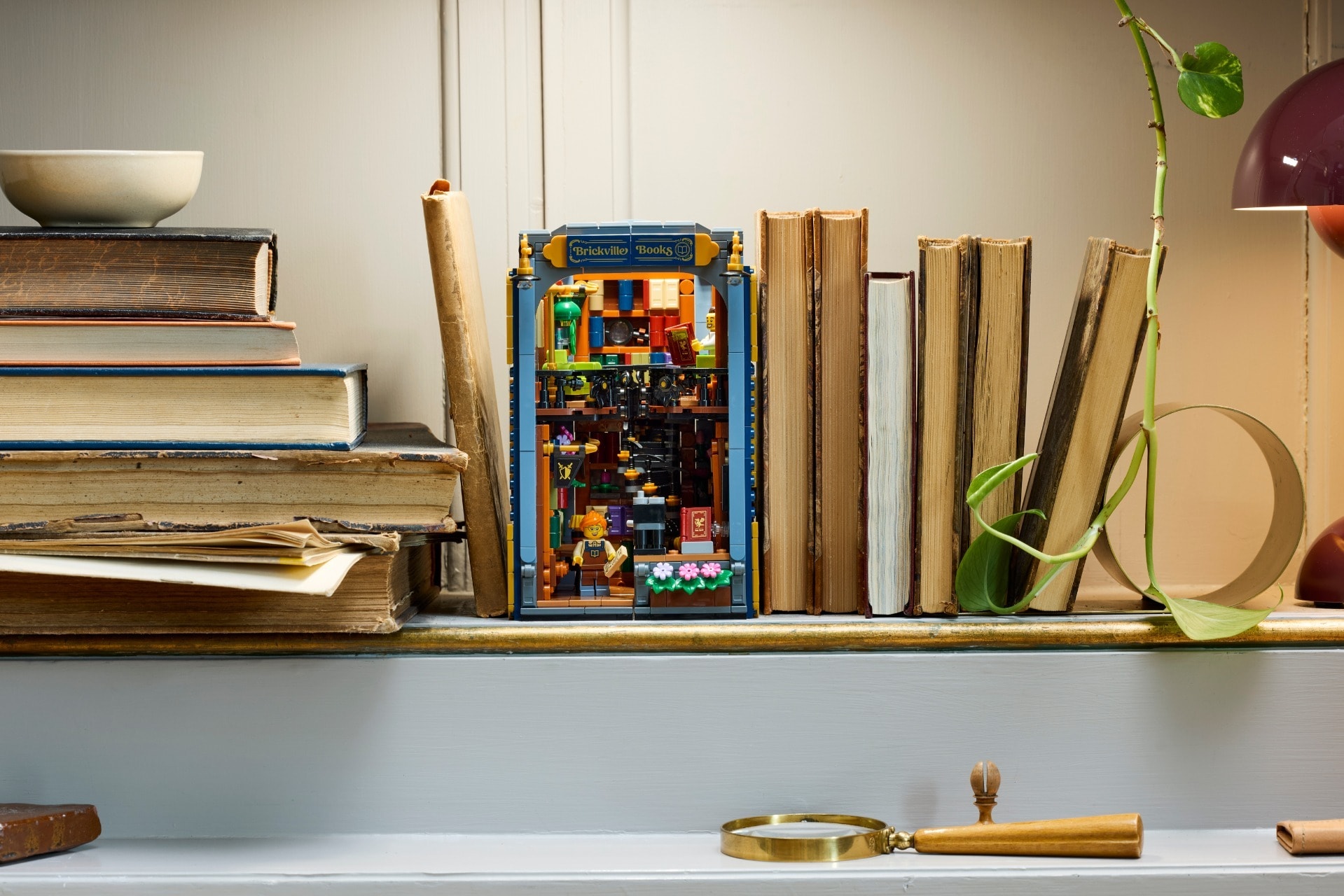 LEGO® Bookstore: Book Nook