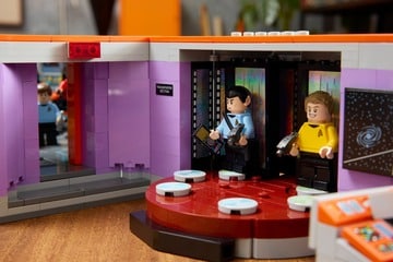 LEGO® Star Trek: U.S.S. Enterprise NCC-1701™ Bridge