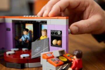 LEGO® Star Trek: U.S.S. Enterprise NCC-1701™ Bridge