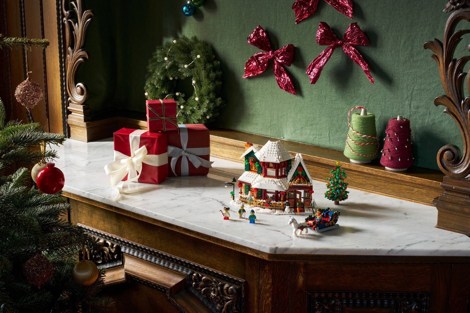 LEGO® Holiday House