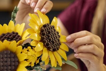 LEGO® Sunflower Bouquet