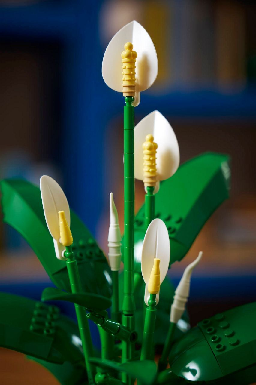 LEGO® Peace Lily