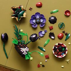 LEGO® Dark Flower Arrangement