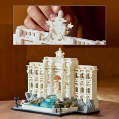 LEGO® Trevi Fountain