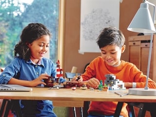 LEGO® Minecraft™ The Pirate Ship Adventure