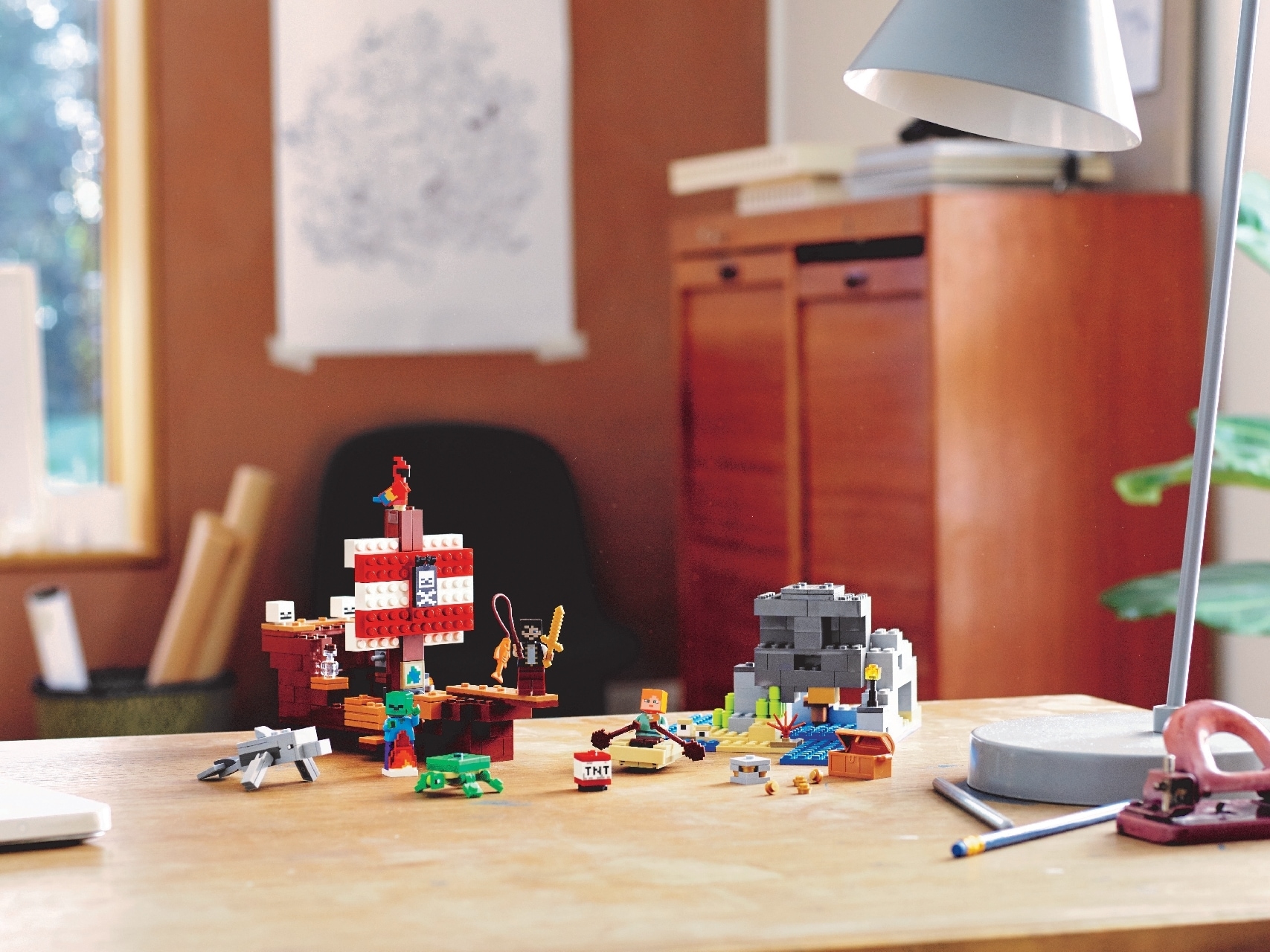 LEGO® Minecraft™ The Pirate Ship Adventure