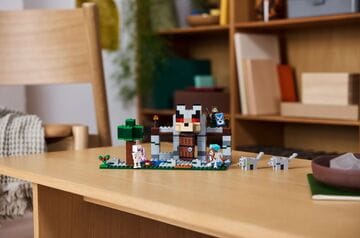 LEGO® The Wolf Stronghold
