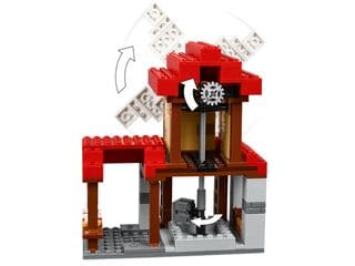 مجموعة بناء مزرعة الطاحونة الهوائية من LEGO®